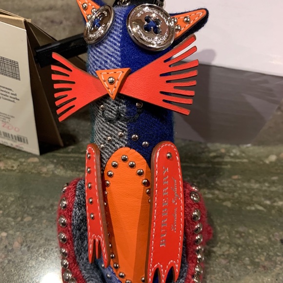 Burberry rufus kitty Key charm NEW - Picture 4 of 5